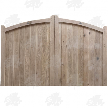 Oak Closeboard Driveway Gates- Curved Top