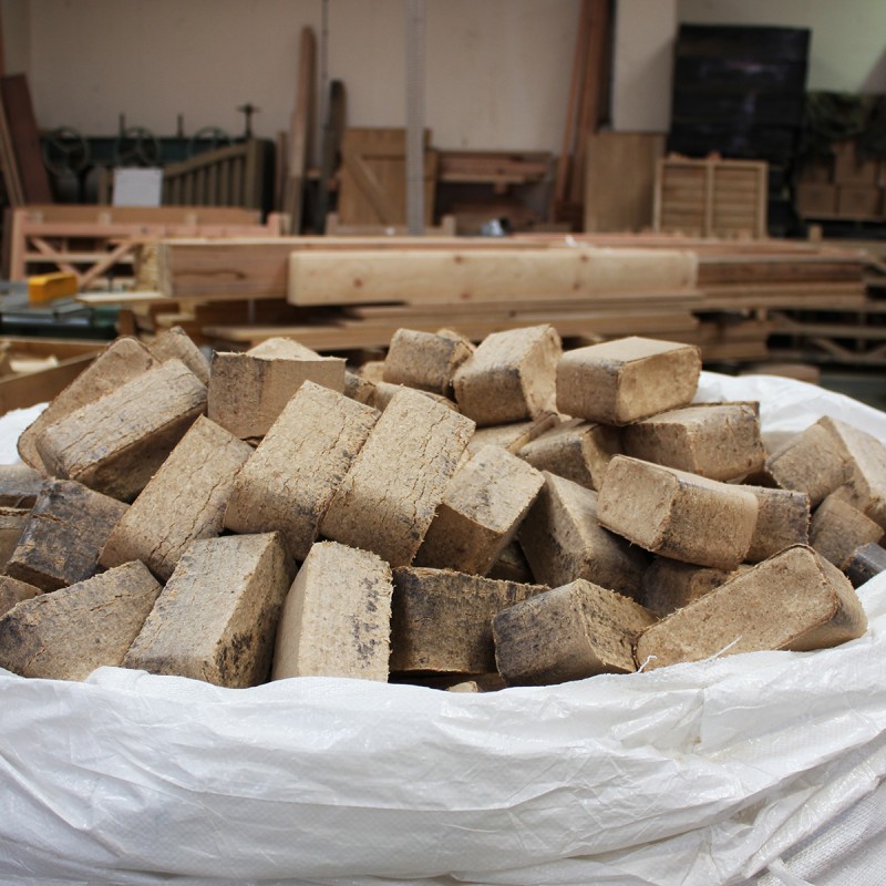 Bulk Bags of Ecofire HotBrix Hardwood Briquettes - FREE DELIVERY