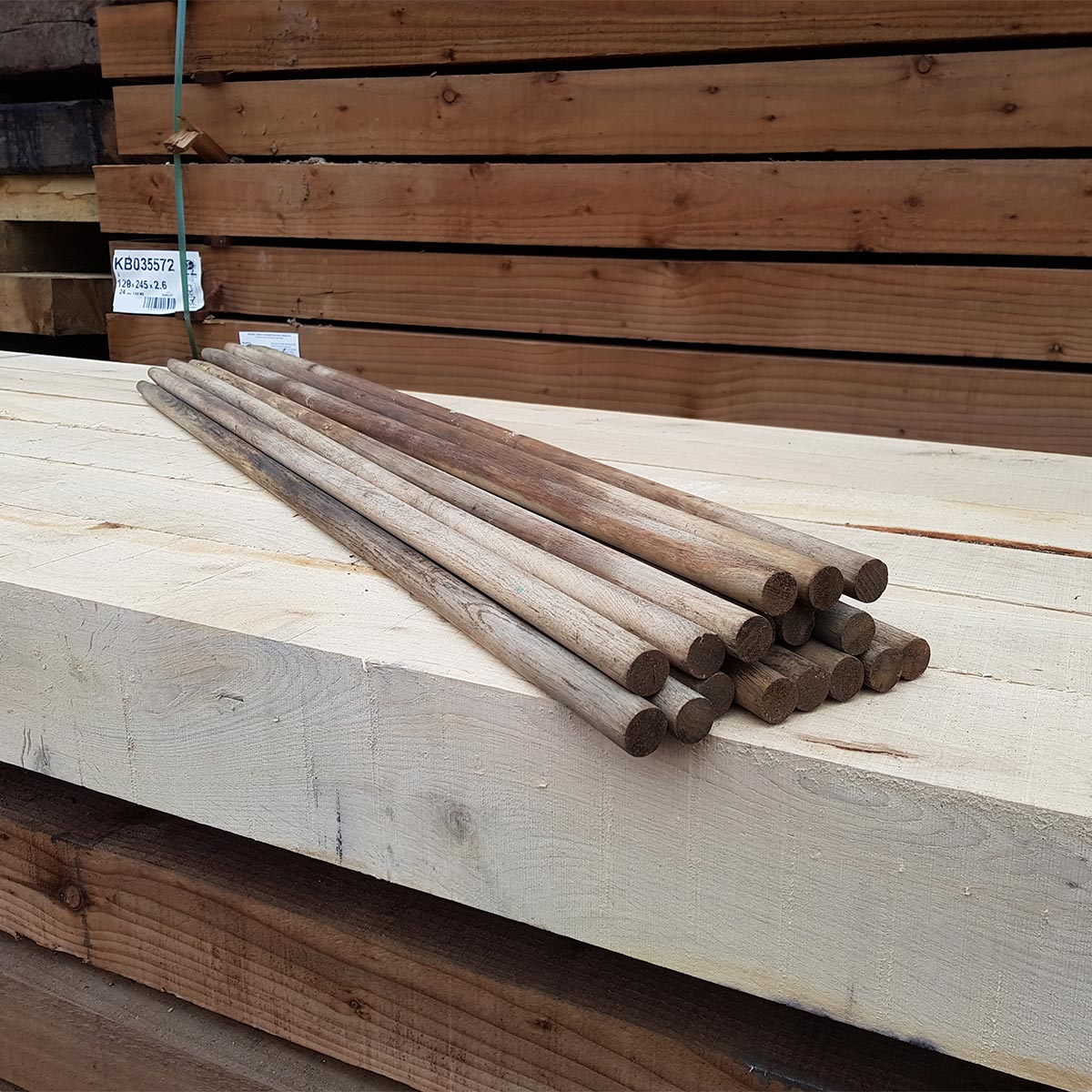 Machine Rounded Oak Stakes 25mm
